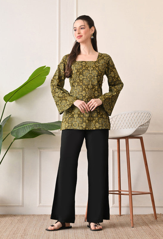 SANGAKURTI Green Tops