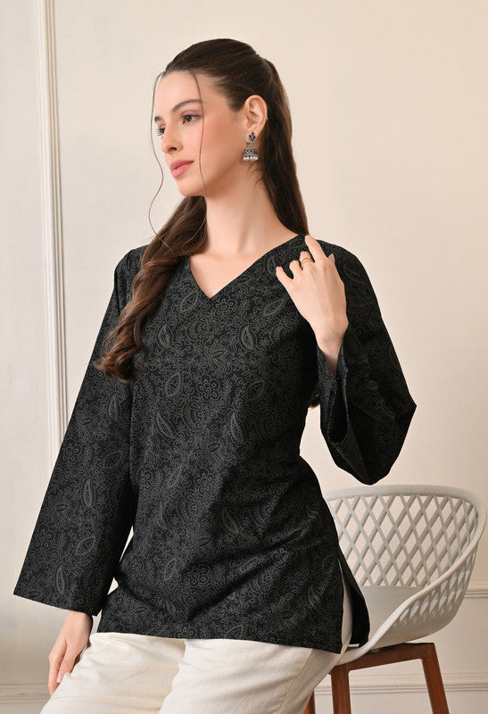 SANGAKURTI Black Tops